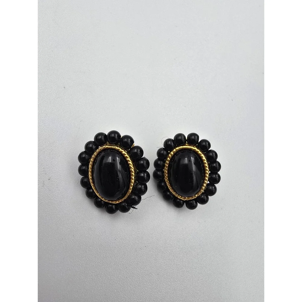 Vintage Black‎ Cabochon Gold Tone Clip On Earrings Beaded Oval Classic Style